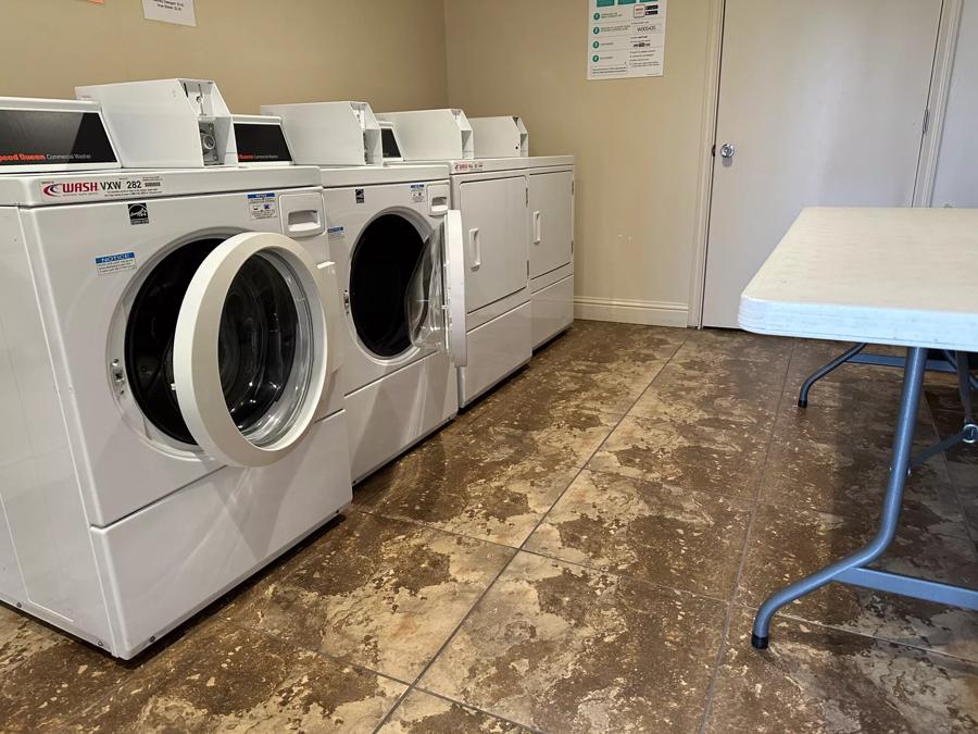Red Roof Inn Yuba City Bonanza - Marysville Laundry Image
