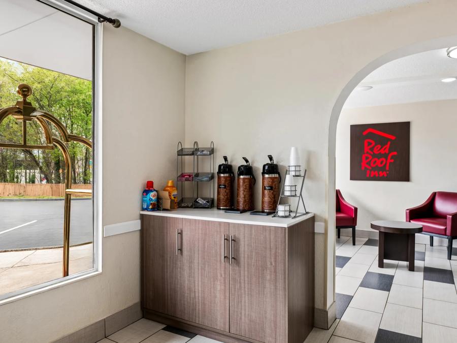 RRI1372_Lobby Coffee PRO Approved 4-21-25 Image