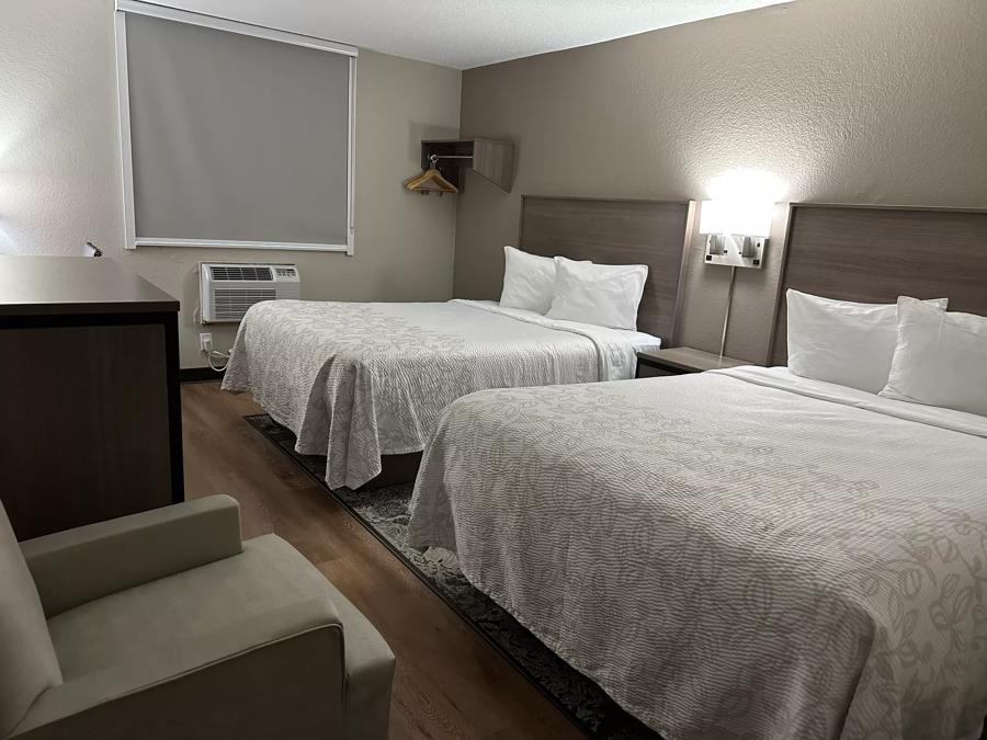 Red Roof PLUS+ Belleville Premium 2 Queen Beds Smoke Free Image
