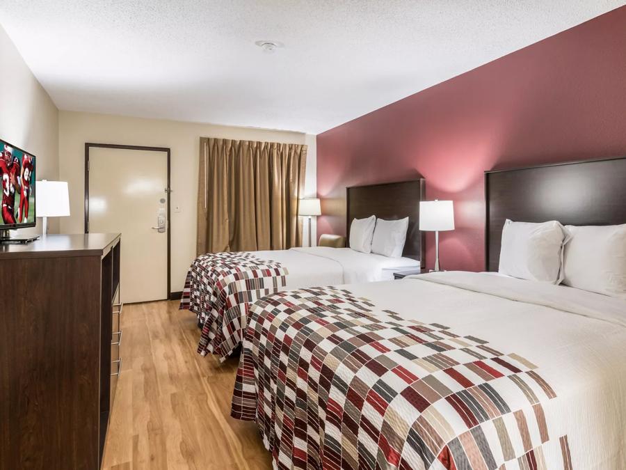 Red Roof Inn Indianapolis - Castleton Deluxe 2 Full Beds Non-Smoking Image