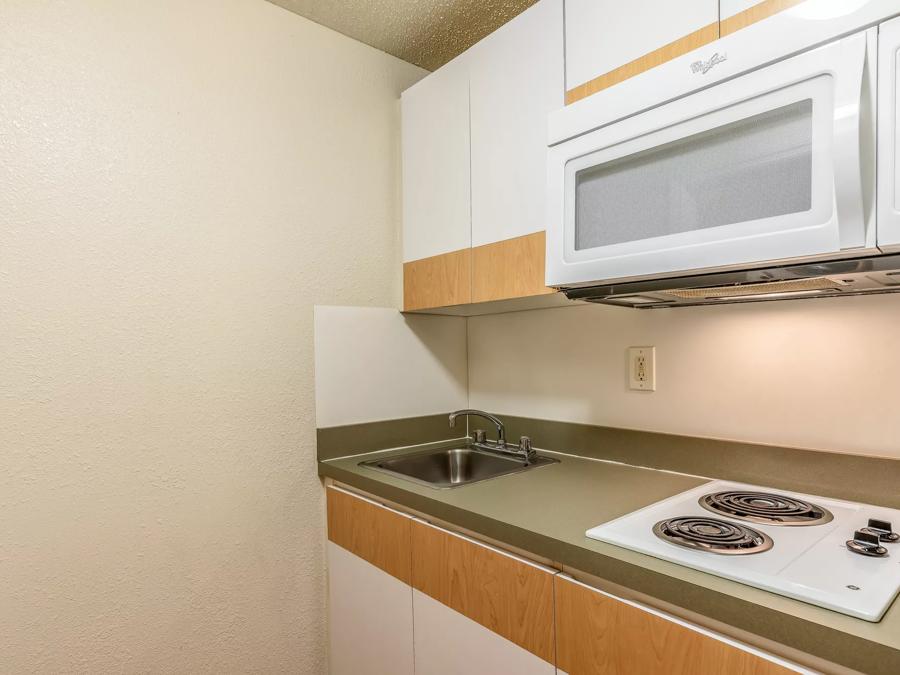 HomeTowne Studios Orlando - Casselberry Studio 2 Full Beds Non-Smoking Kitchen Image