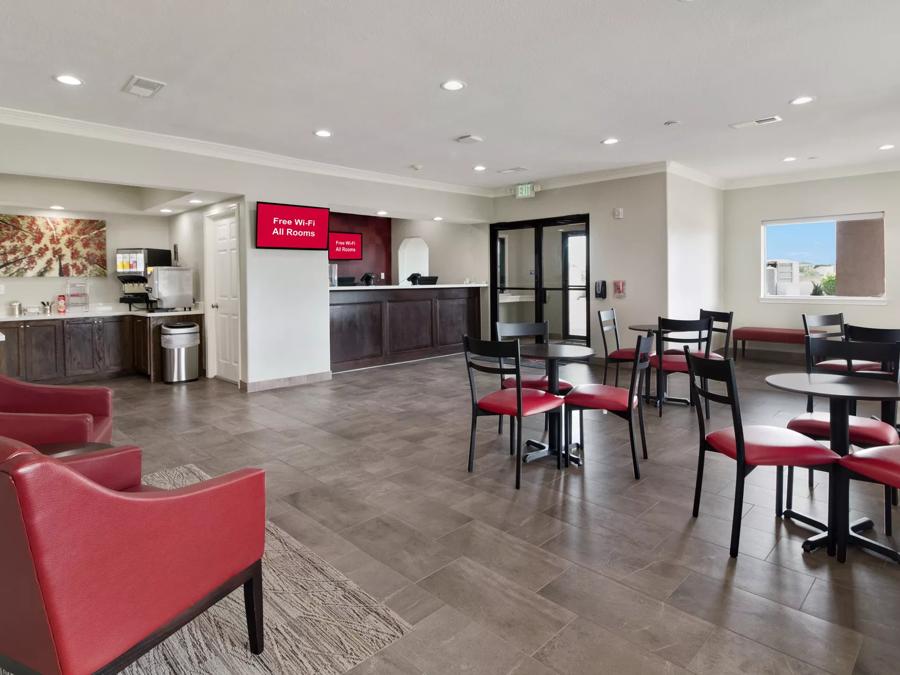 Red Roof Inn Galveston - Beachfront Lobby Image