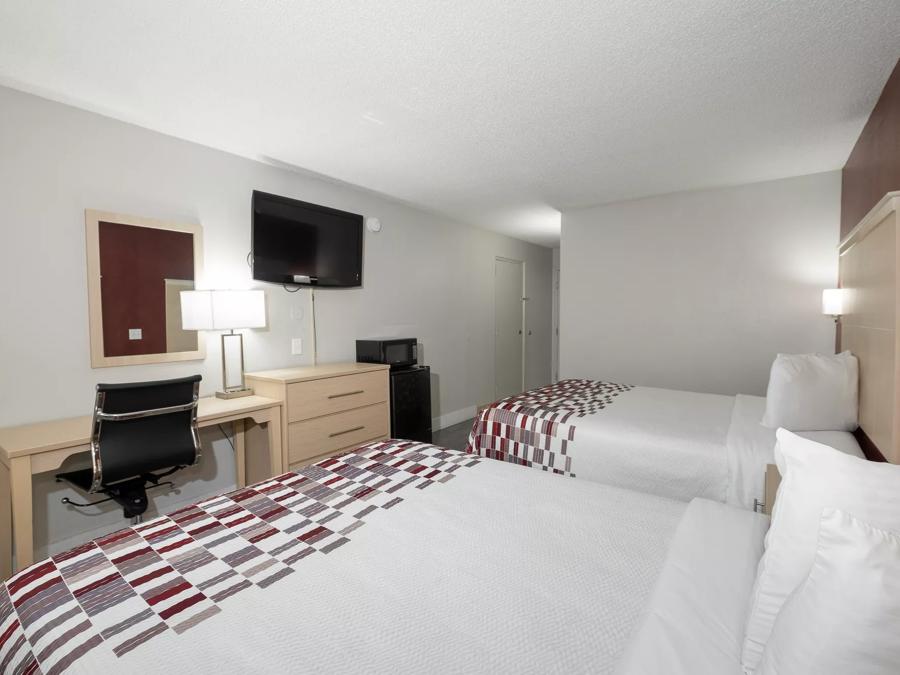 Red Roof Inn Raleigh North-Crabtree Mall/Lenovo Center Deluxe 2 Queen Beds Smoke Free Image