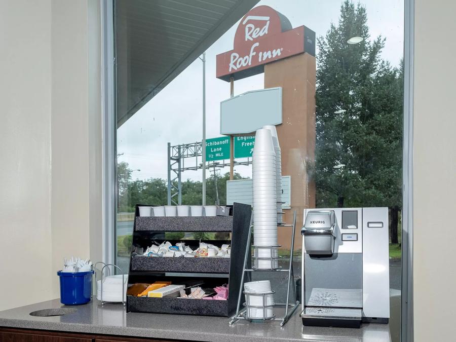Red Roof Inn Freehold Coffee Lobby Image