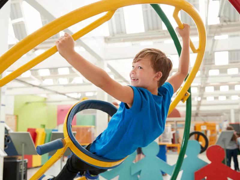 child at science center