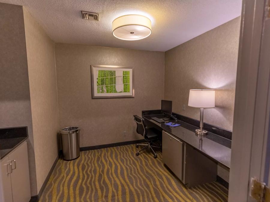 Red Roof Inn & Suites Irving – DFW Airport South Business Center Image