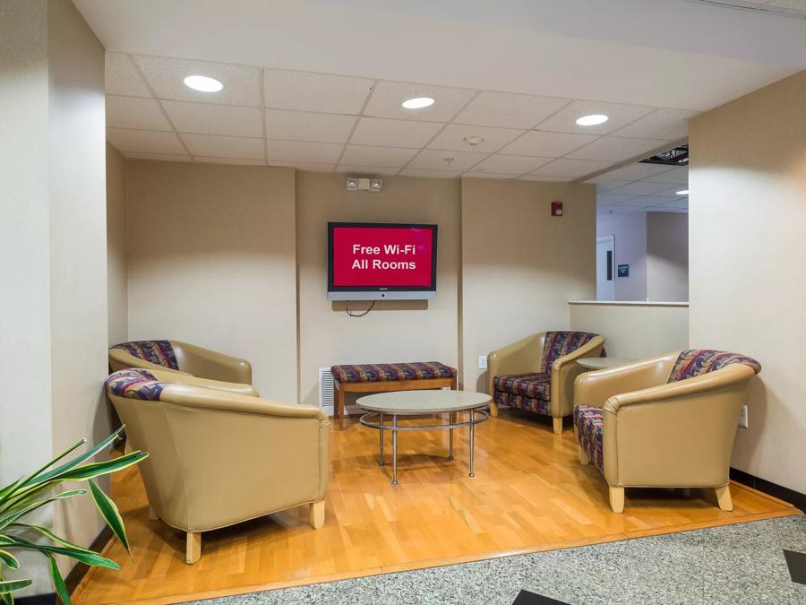 Red Roof Inn & Suites Philadelphia - Bellmawr Lobby Image