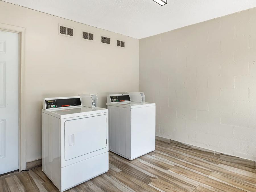Red Roof Inn Richmond, VA Laundry Image