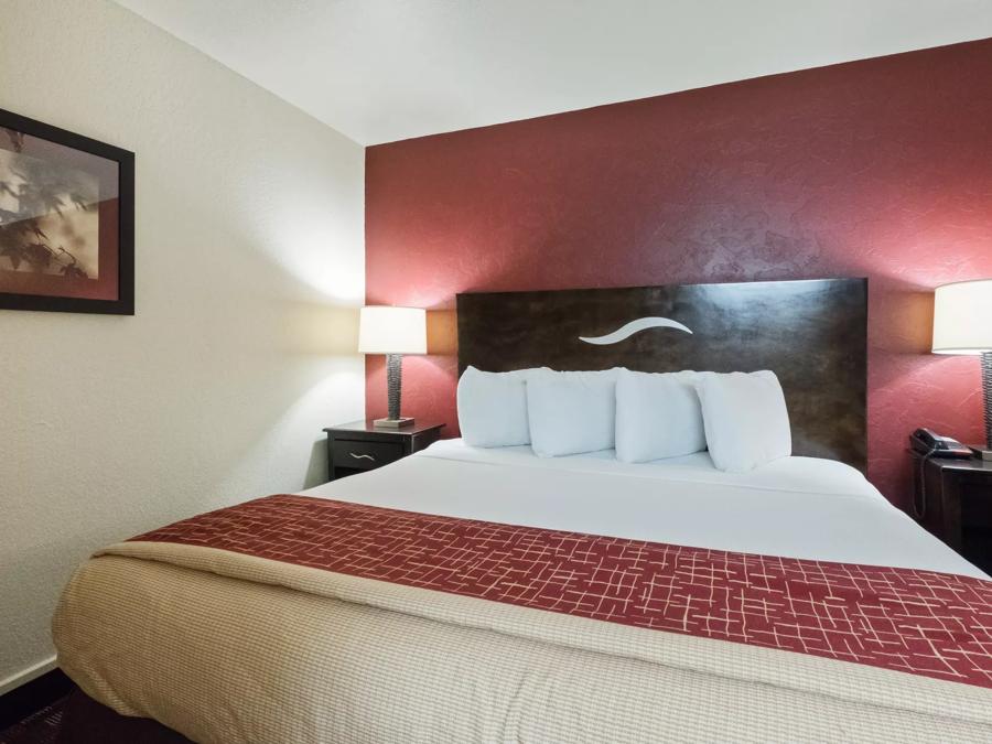 Red Roof Inn Oklahoma Airport - I-40 W/Fairgrounds Suite King Room Image