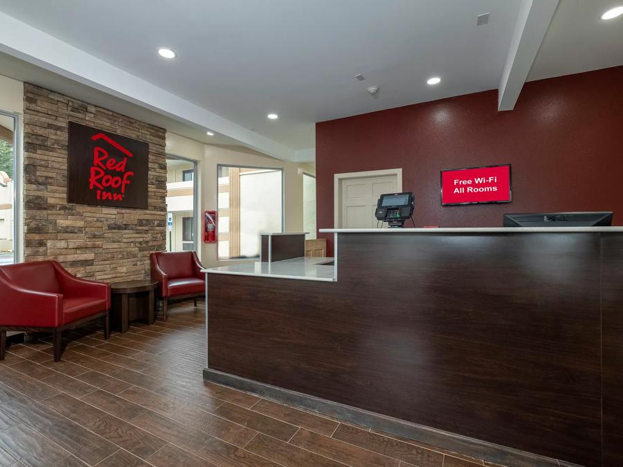 Red Roof Inn Freehold Lobby Property Image 