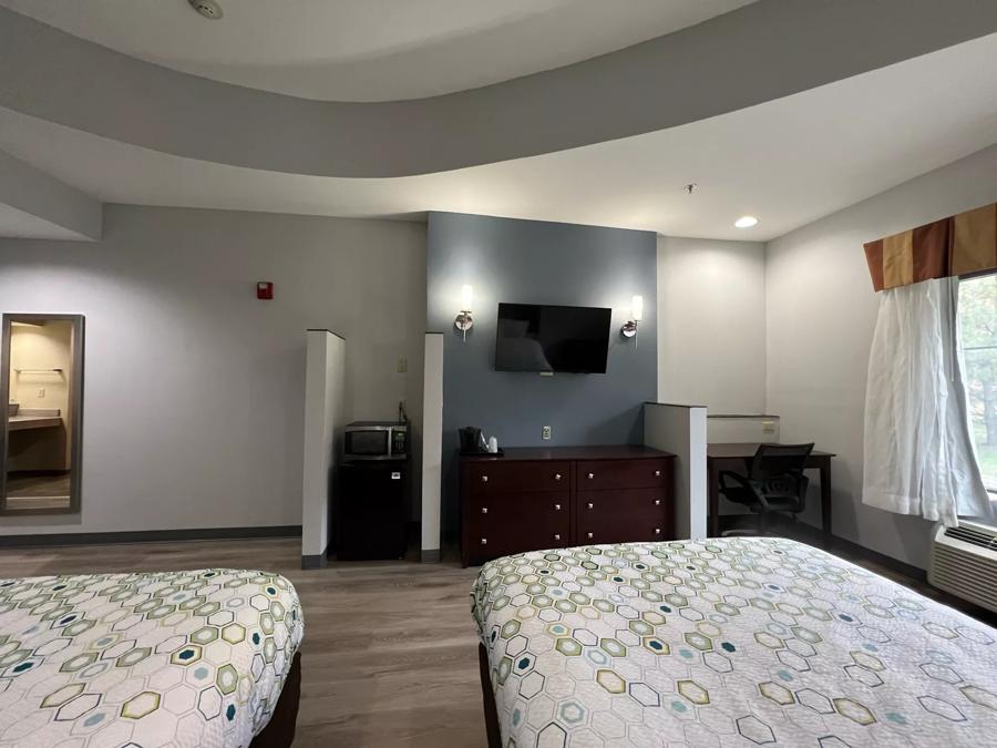 HomeTowne Studios & Suites Washington  Non-Smoking Image