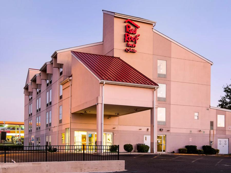 Red Roof Inn & Suites Philadelphia - Bellmawr Property Exterior Image