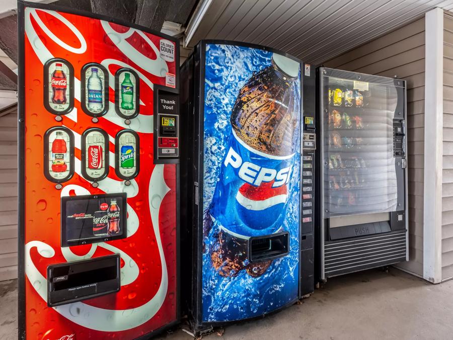 HomeTowne Studios Atlanta - Chamblee vending Image