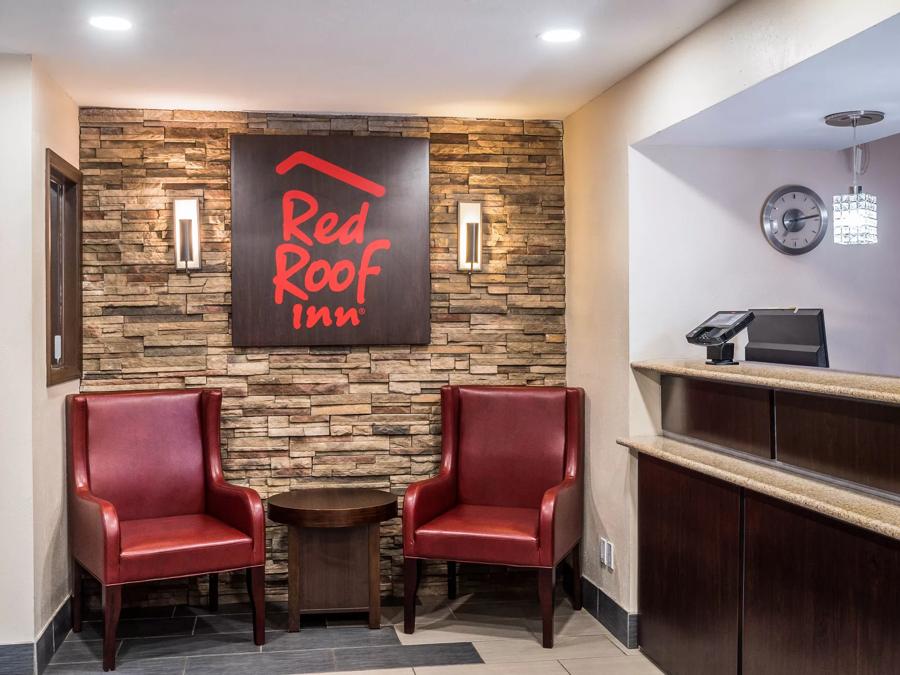 Red Roof Inn Spartanburg – I-26 Front Desk and Lobby Image