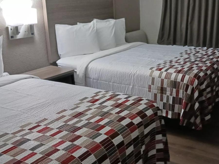 Deluxe 2 Queen Beds Non-Smoking