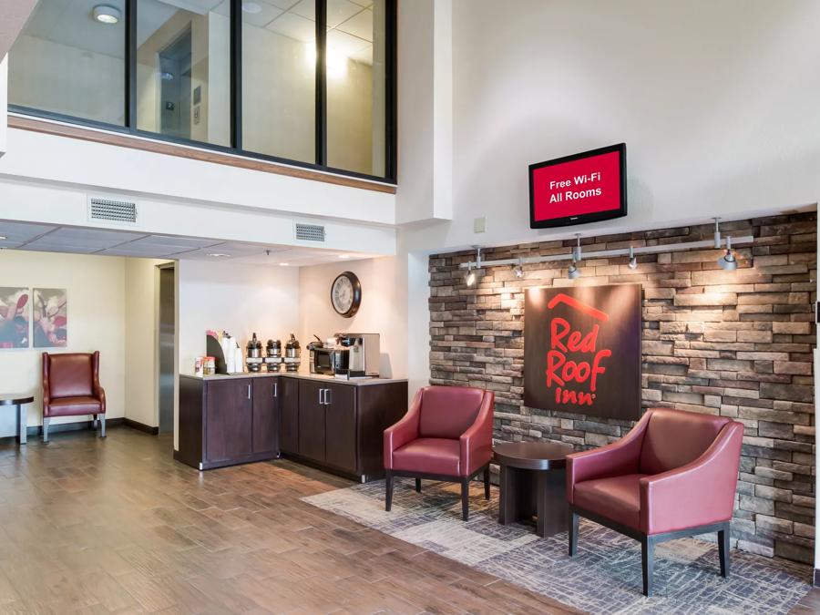 Red Roof Inn Laredo lobby image