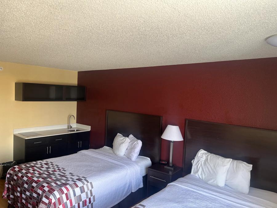 Red Roof Inn & Suites Indianapolis Airport Deluxe 2 Full Beds with Kitchenette Non-Smoking Image
