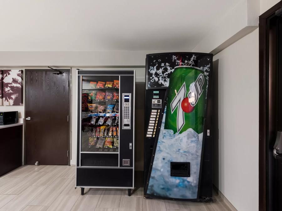 Red Roof Inn Mansfield Vending Image