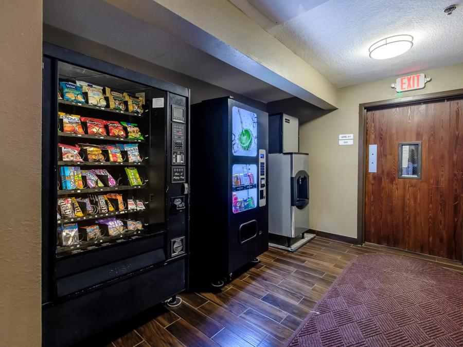 Red Roof Inn Osage Beach - Lake of the Ozarks Vending Image