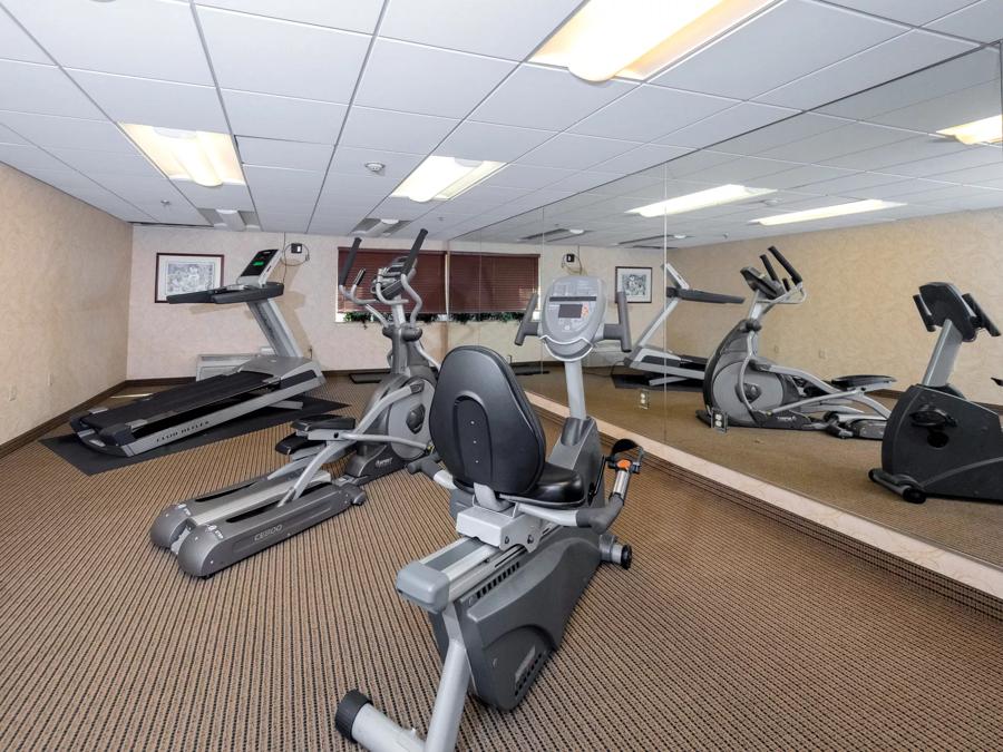 HomeTowne Studios Wilmington - New Castle Fitness Center Image