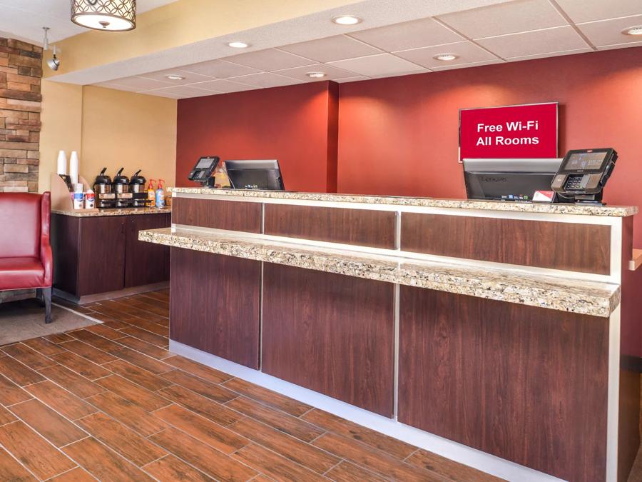 Red Roof Inn Merrillville Front Desk Image