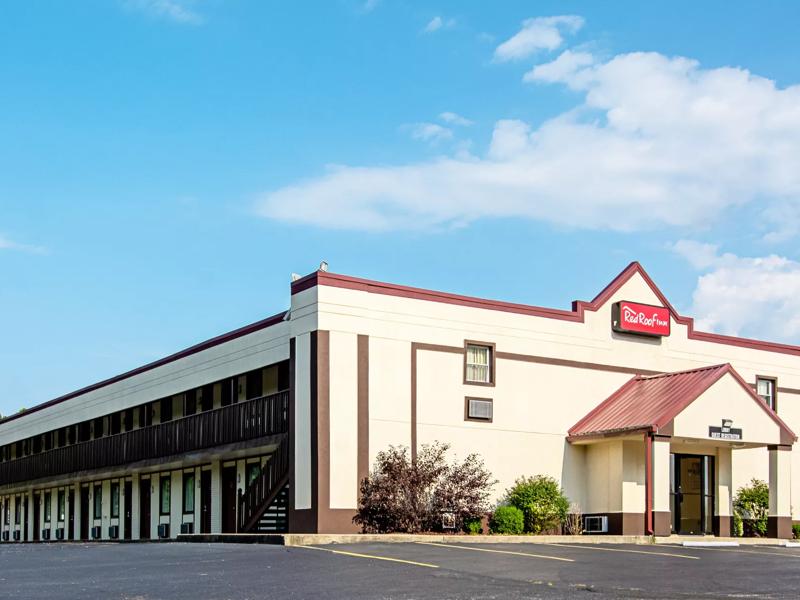 Exterior of Red Roof Inn Scottsburg