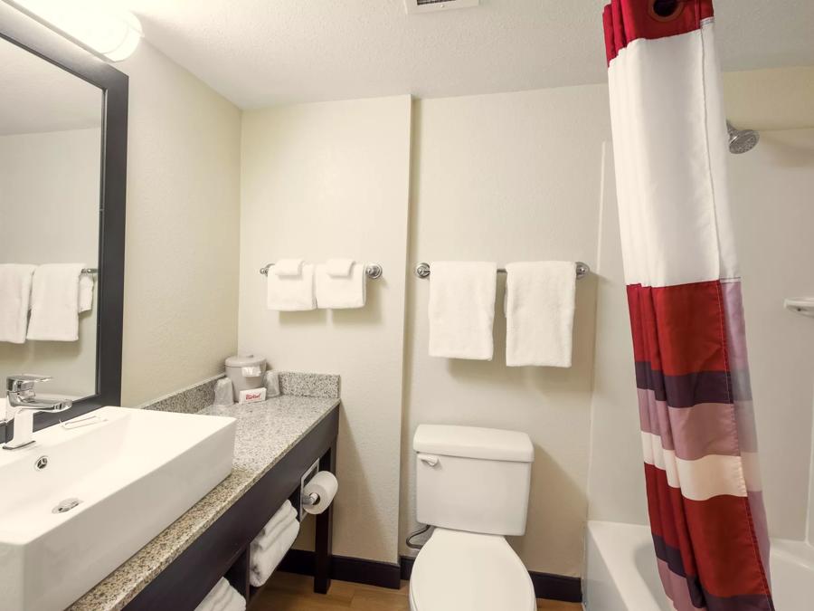 Red Roof PLUS+ South Deerfield - Amherst Premium King Bathroom Image