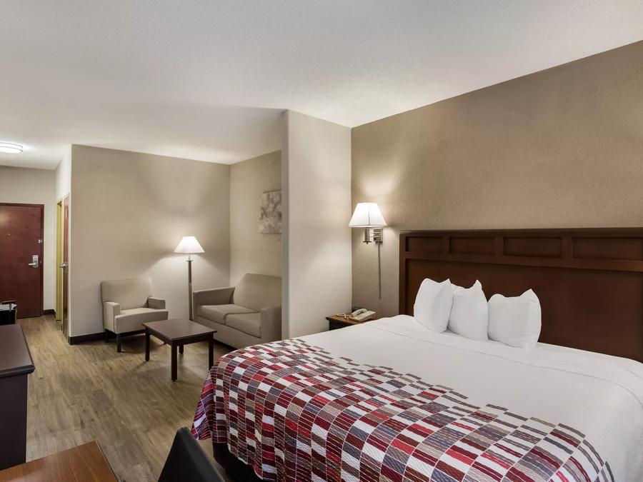 Red Roof Inn & Suites Bloomsburg - Mifflinville  Suite King Image