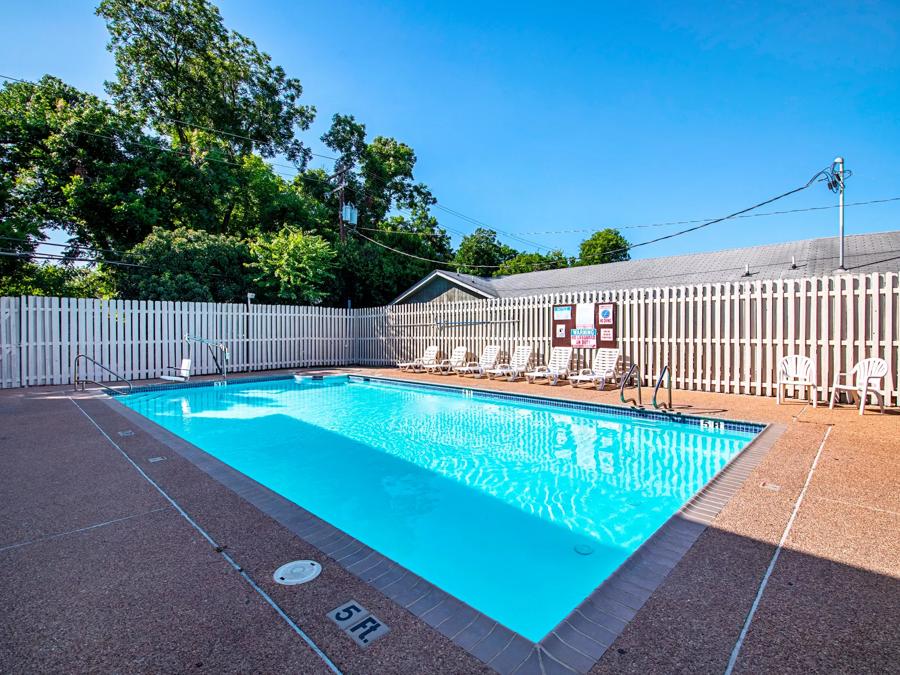 Red Roof Inn San Marcos Pool Image