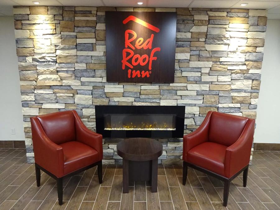 Red Roof Inn Indianapolis - Castleton Lobby Image