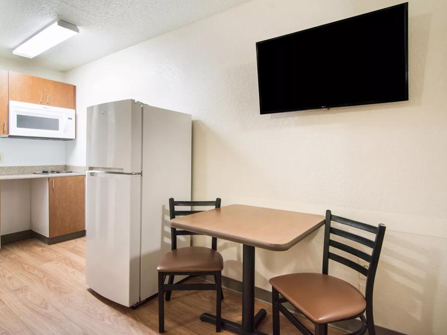 HomeTowne Studios Raleigh - Durham Kitchenette Image