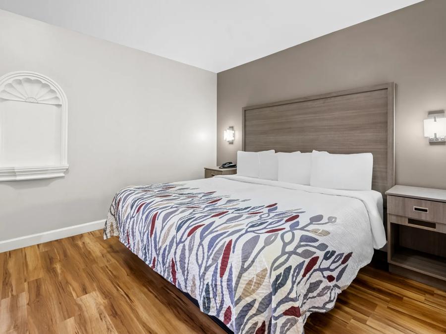 RRI1096_NS Suite 1King Kitchen Jetted Tub 1 PRO Approved 3-19-26_NT1KKJ_1 Image