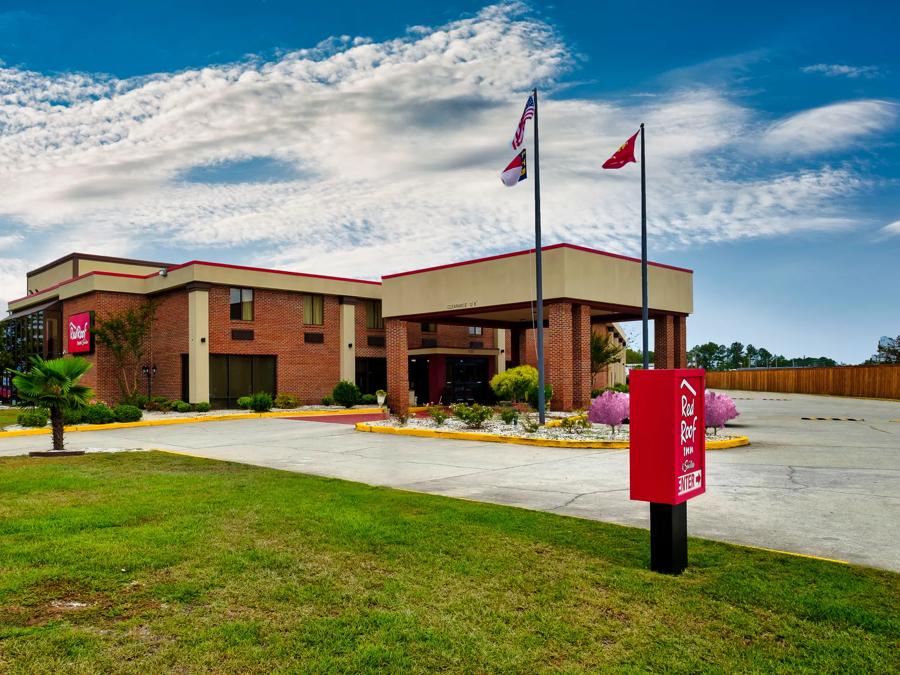 Red Roof Inn & Suites Jacksonville, NC Property Image