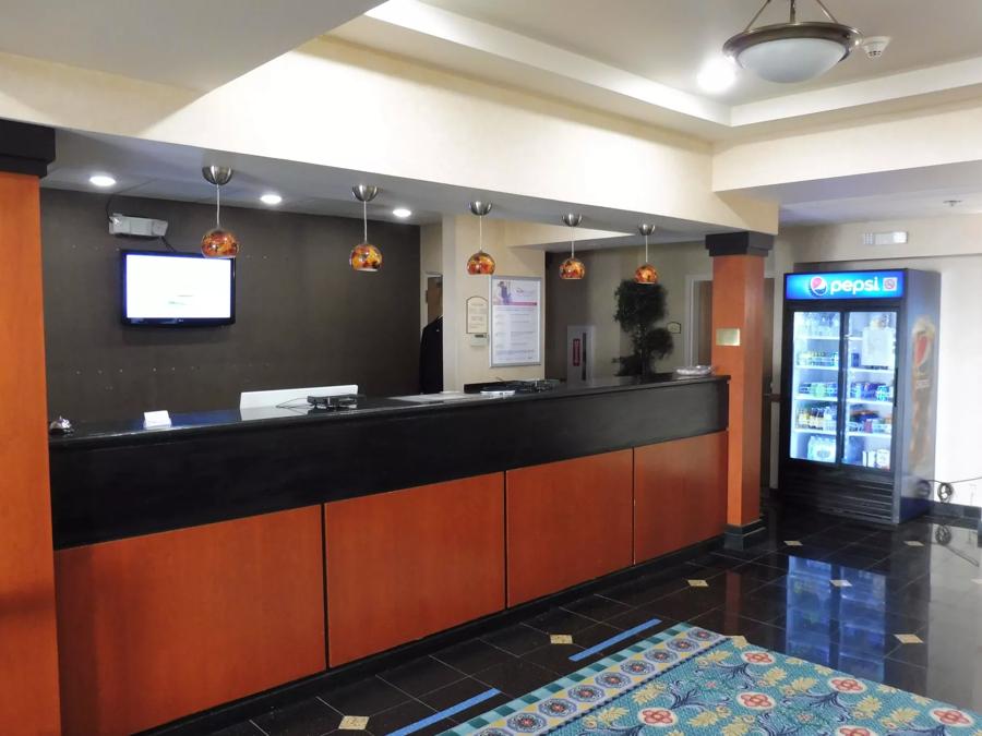 Red Roof Inn & Suites Galloway Front Desk and Lobby Image