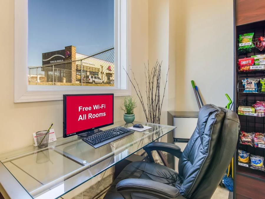 Red Roof Inn Madison Heights, VA Business Center Image