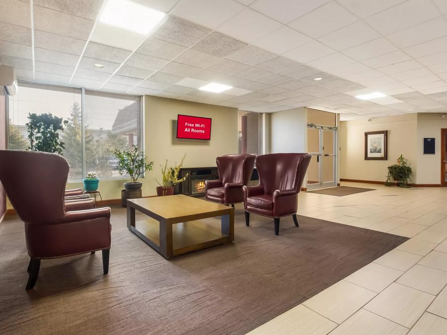 Red Roof Inn Winchester Lobby and Coffee Area