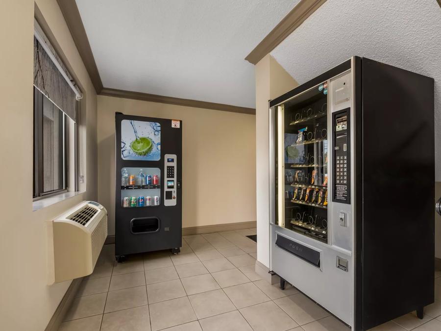 Red Roof Inn & Suites Vineland - Buena Vending Image