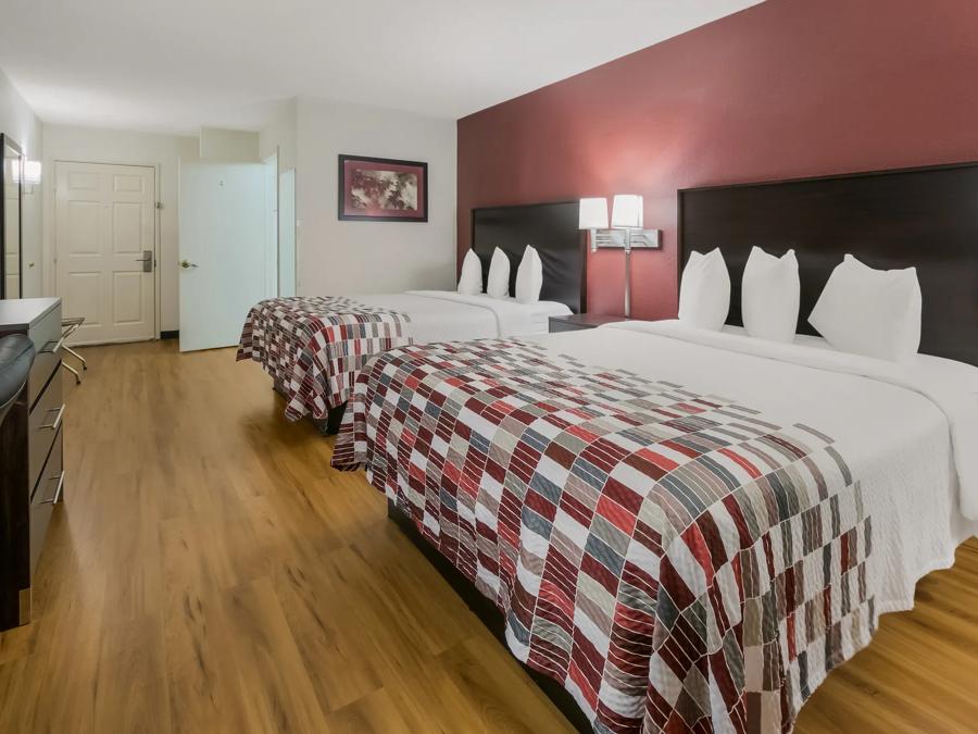 Red Roof Inn & Suites Knoxville East 747-Deluxe-2-Queen-2 (12.8.22)