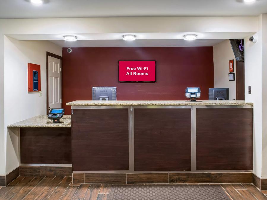 Red Roof Inn Richmond, IN Front Desk Image