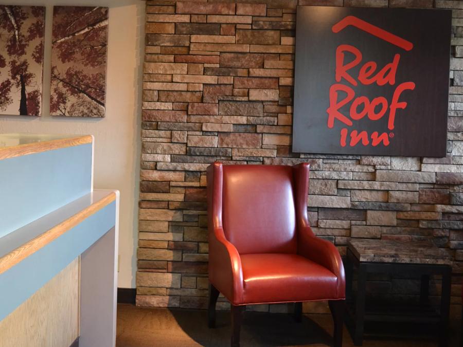 Red Roof Inn Benton Harbor - St Joseph Front Desk and Lobby Image