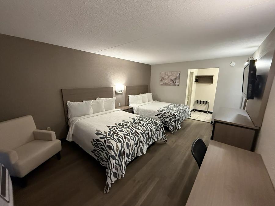 Deluxe 2 Queen Beds Non-Smoking