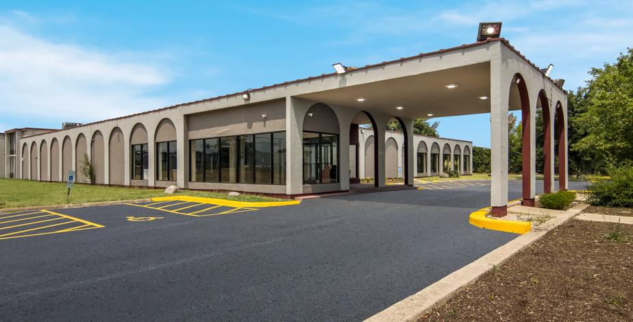 Cheap Hotel in North Aurora, IL, 60542 | Red Roof