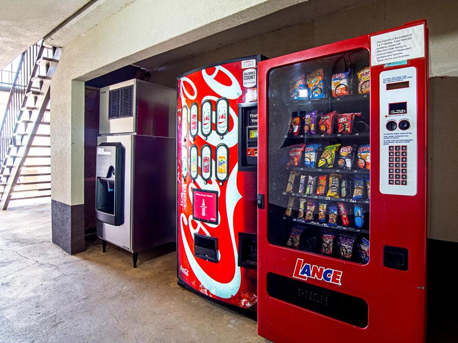 Red Roof Inn & Suites Greenwood, SC Vending Image