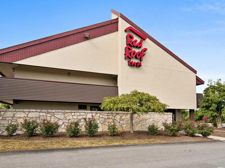 Red Roof Inn Fairmont Property Exterior Image