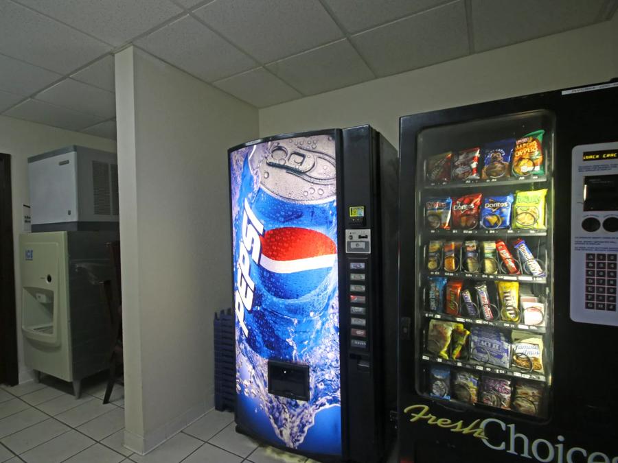 Red Roof Inn Gaffney Vending Image