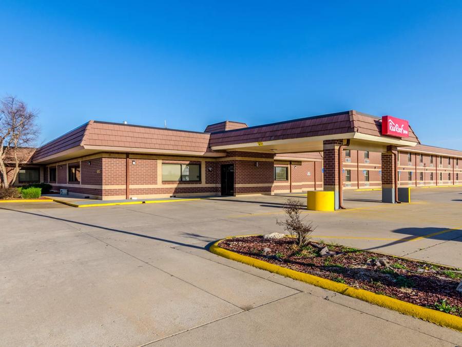 Red Roof Inn & Conference Center Wichita Airport  Exterior Image