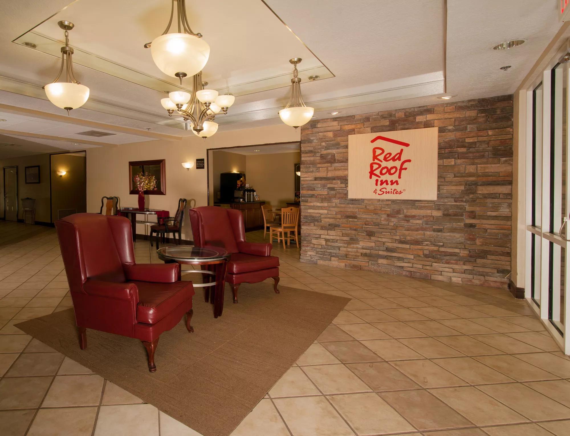 Red Roof Inn & Suites Pensacola East - Milton Lobby