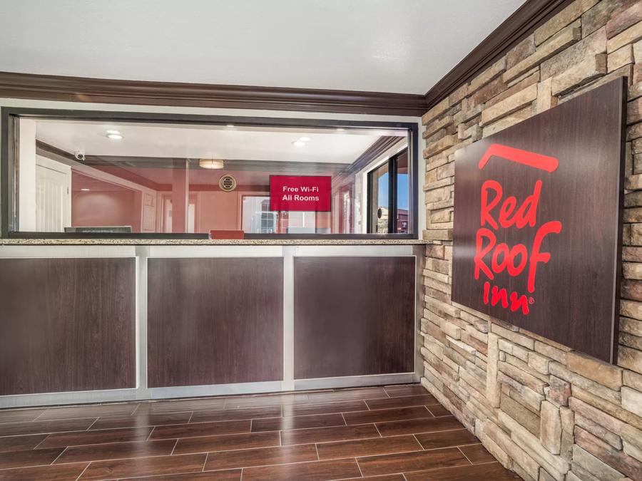 Red Roof Inn Sumter Front Desk Image