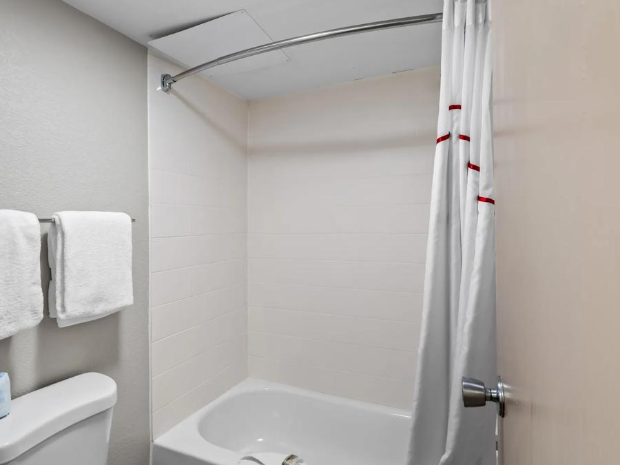 RRI693_Bathroom 2 PRO Approved 9-25-25 Image