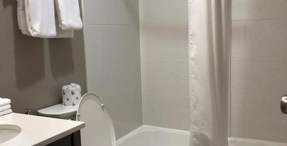 Cheap, Pet Friendly Hotel | Red Roof Inn Norwich